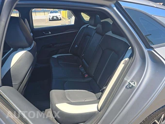 2025 Kia K5 GT-Line - miniatura 13