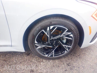 2025 Kia K5 GT-Line - miniatura 18