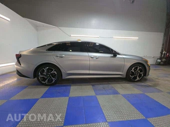 2025 Kia K5 GT-Line - miniatura 4