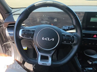 2025 Kia K5 GT-Line - miniatura 10