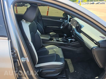 2025 Kia K5 GT-Line - miniatura 8