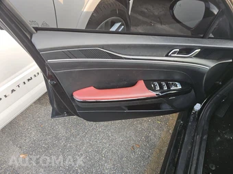 2025 Kia K5 GT-Line - miniatura 9