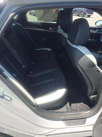 2025 Kia K5 GT-Line - miniatura 16