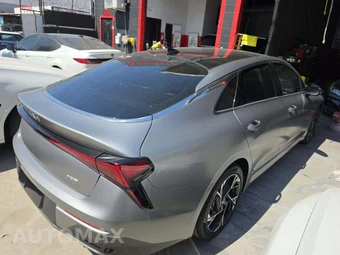 2025 Kia K5 GT-Line - miniatura 3
