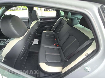 2025 Kia K5 GT-Line - miniatura 13