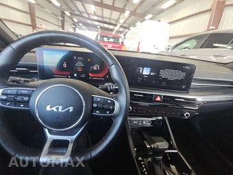 2025 Kia K5 GT-Line - miniatura 11