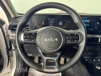 2025 Kia K5 LXS - miniatura 13