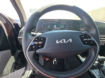 2025 Kia Niro EX - miniatura 10