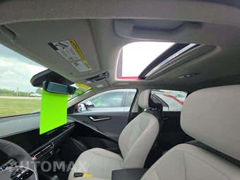 2025 Kia Niro EX Touring - miniatura 11