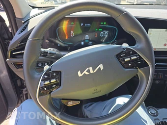 2025 Kia Niro EX Touring - miniatura 10