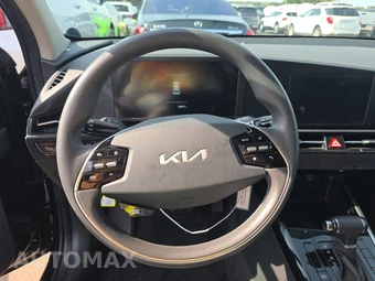 2025 Kia Niro LX - miniatura 10