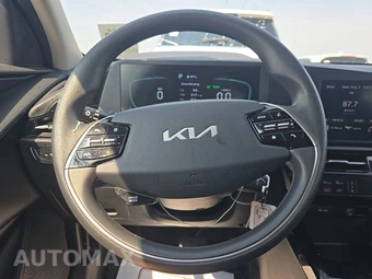2025 Kia Niro LX - miniatura 10