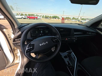 2025 Kia Niro LX - miniatura 11