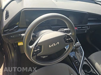 2025 Kia Niro LX - miniatura 10
