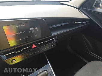 2025 Kia Niro LX - miniatura 11