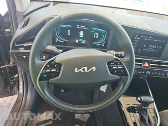 2025 Kia Niro LX - miniatura 10