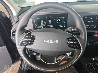2025 Kia Niro LX - miniatura 10