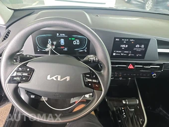 2025 Kia Niro LX - miniatura 11