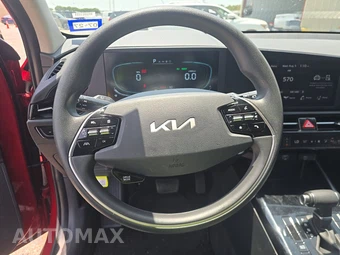 2025 Kia Niro LX - miniatura 10