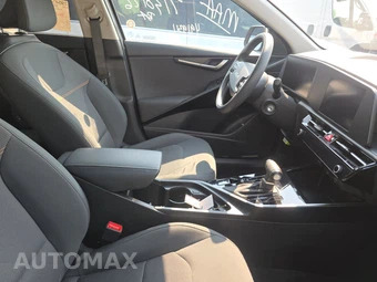 2025 Kia Niro LX - miniatura 8