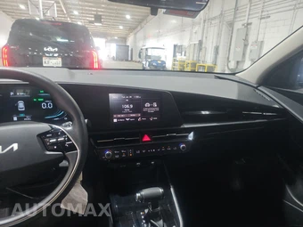 2025 Kia Niro LX - miniatura 11