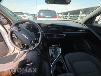 2025 Kia Niro LX - miniatura 11