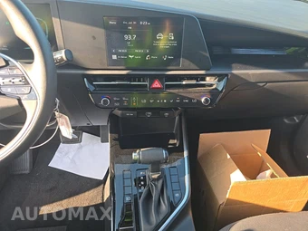 2025 Kia Niro LX - miniatura 11