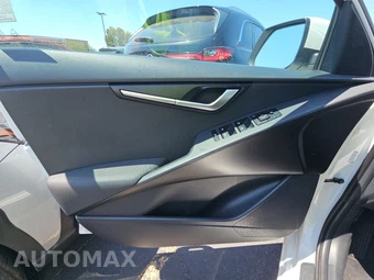2025 Kia Niro LX - miniatura 9