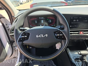 2025 Kia Niro LX - miniatura 10