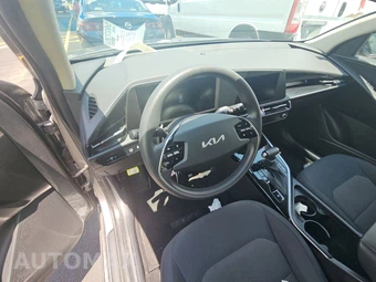 2025 Kia Niro LX - miniatura 11
