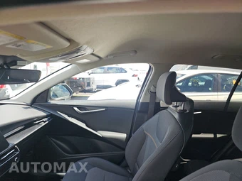 2025 Kia Niro LX - miniatura 18