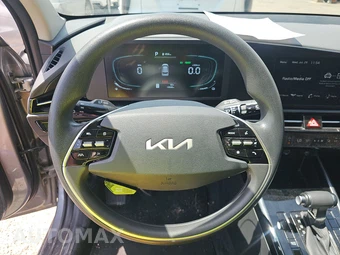 2025 Kia Niro LX - miniatura 10