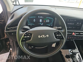 2025 Kia Niro LX - miniatura 10