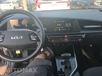 2025 Kia Niro LX - miniatura 11