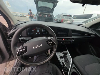 2025 Kia Niro LX - miniatura 11