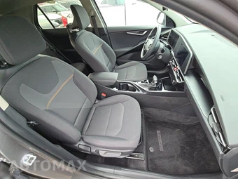 2025 Kia Niro LX - miniatura 8