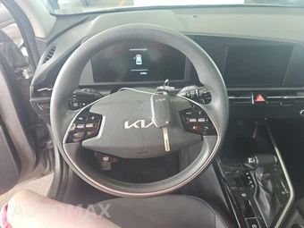 2025 Kia Niro LX - miniatura 10