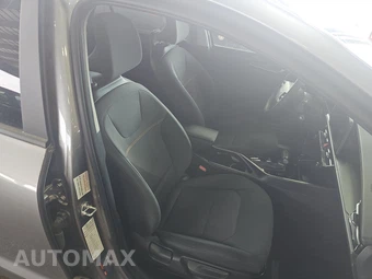 2025 Kia Niro LX - miniatura 8