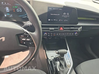 2025 Kia Niro LX - miniatura 11
