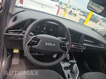 2025 Kia Niro LX - miniatura 10