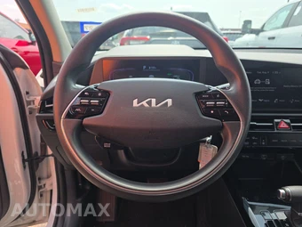 2025 Kia Niro LX - miniatura 10