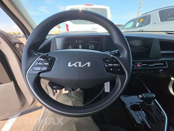 2025 Kia Niro LX - miniatura 10