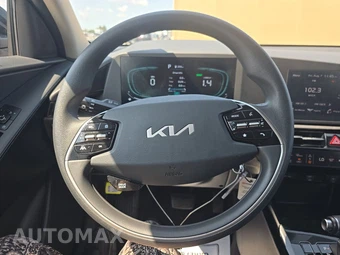 2025 Kia Niro LX - miniatura 10