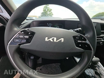 2025 Kia Niro LX - miniatura 10