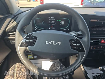 2025 Kia Niro LX - miniatura 10