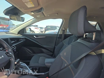 2025 Kia Niro LX - miniatura 18