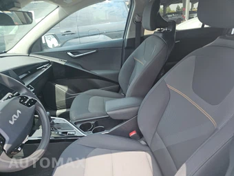 2025 Kia Niro LX - miniatura 7
