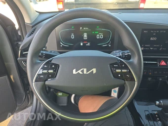 2025 Kia Niro LX - miniatura 10