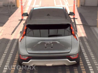 2025 Kia Niro LX - miniatura 5