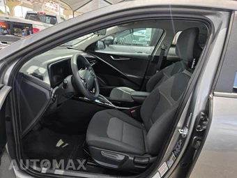 2025 Kia Niro LX - miniatura 3